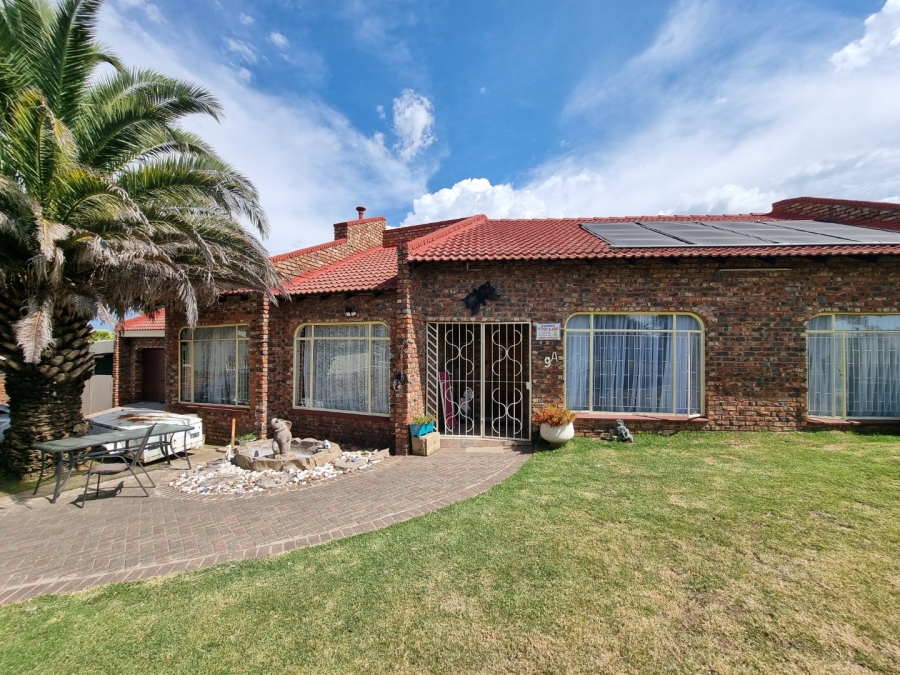 5 Bedroom Property for Sale in Morelig Free State